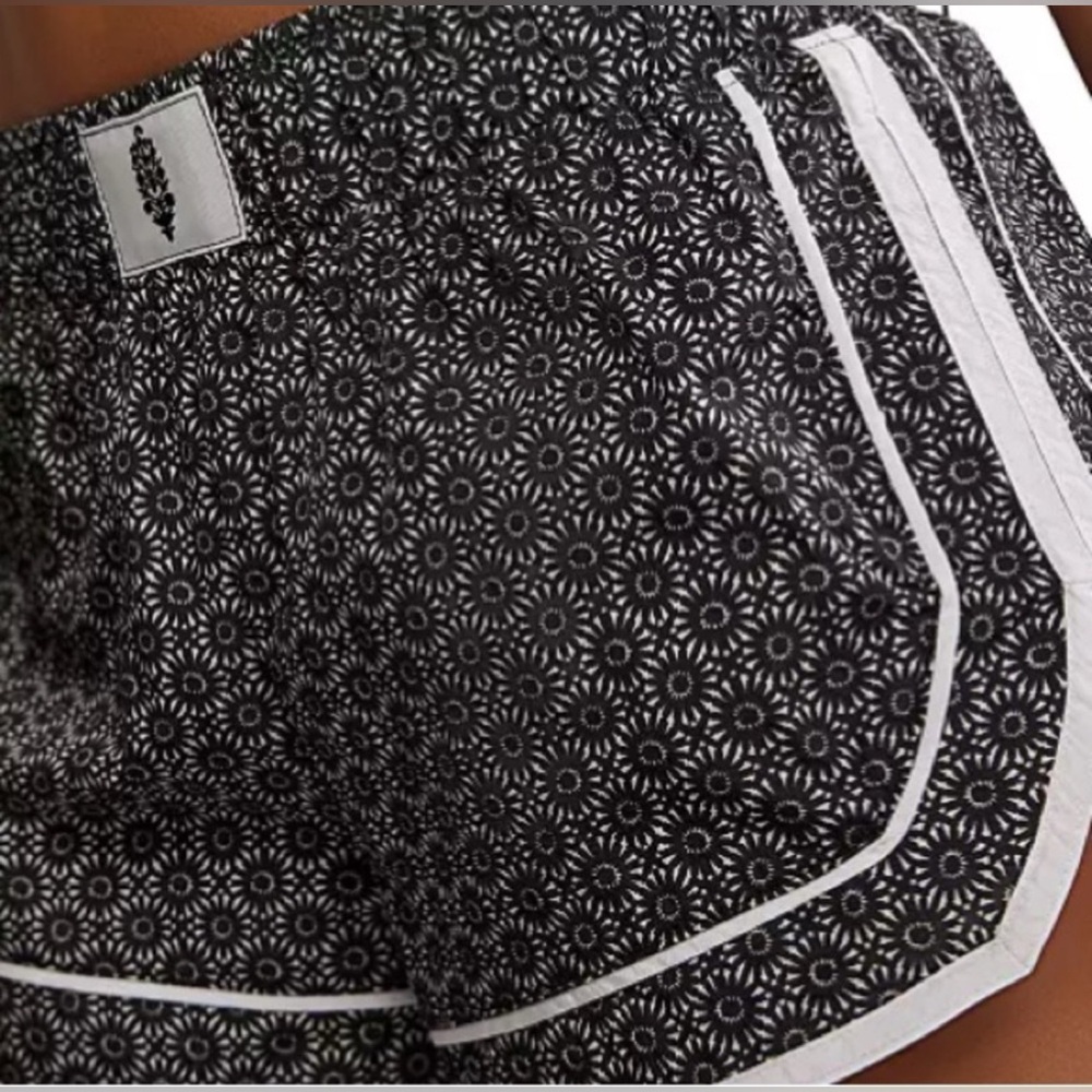 Free People Movement Varsity Blues Printed Shorts Starburst Geo-Black Combo - Picture 6 of 11